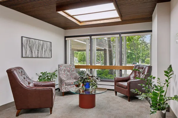 $229,000 | 2275 Youngman Avenue West, Unit 410W, St. Paul, MN 55116