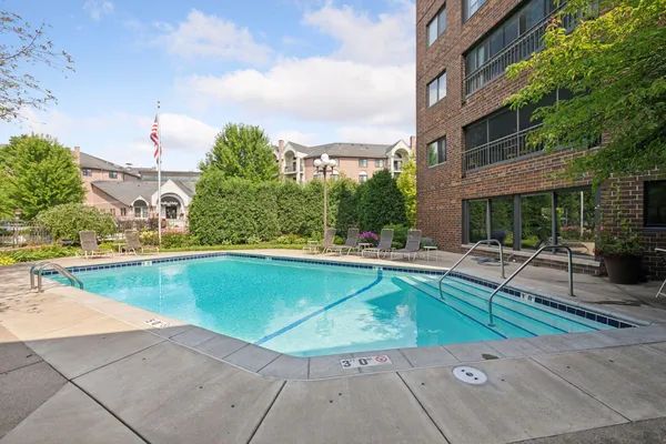 $229,000 | 2275 Youngman Avenue West, Unit 410W, St. Paul, MN 55116