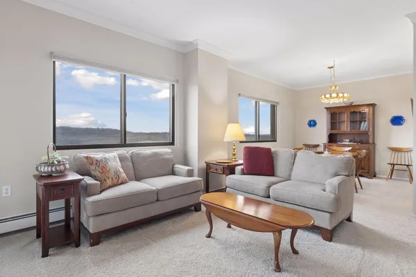 $229,000 | 2275 Youngman Avenue West, Unit 410W, St. Paul, MN 55116