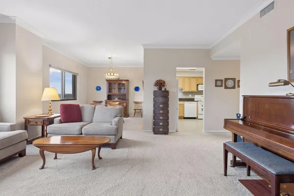 $229,000 | 2275 Youngman Avenue West, Unit 410W, St. Paul, MN 55116