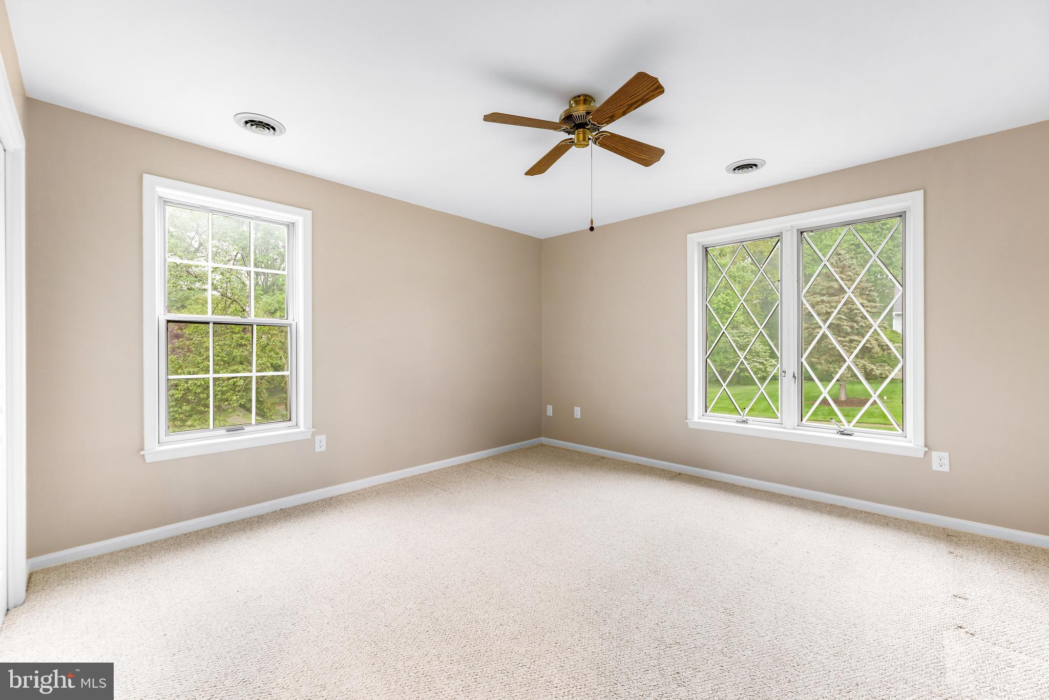 1074 Foxcroft Run Annapolis, MD 21401 - Photo 33 of 66 an empty room with a window