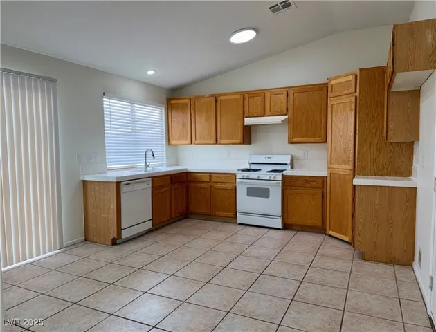 $1,895 | 686 Arrowhead Canyon Drive, Henderson, NV 89002