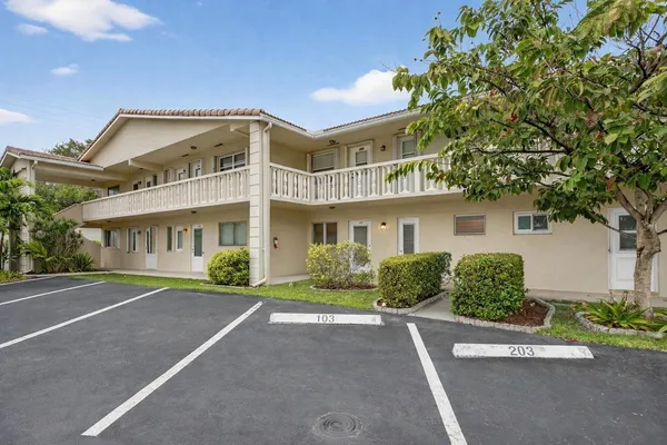 $125,000 | 2115 Northeast 42nd Court, Unit 103, Lighthouse Point, FL 33064