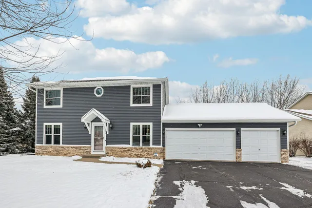 $550,000 | 9000 Parkside Drive, Woodbury, MN 55125