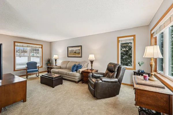 $524,900 | 9000 Parkside Drive, Woodbury, MN 55125