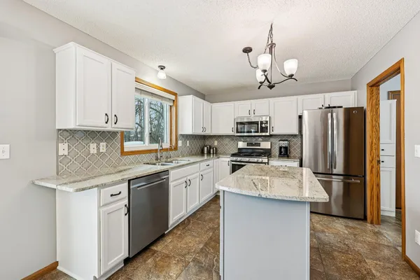 $524,900 | 9000 Parkside Drive, Woodbury, MN 55125