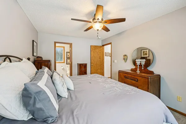 $524,900 | 9000 Parkside Drive, Woodbury, MN 55125