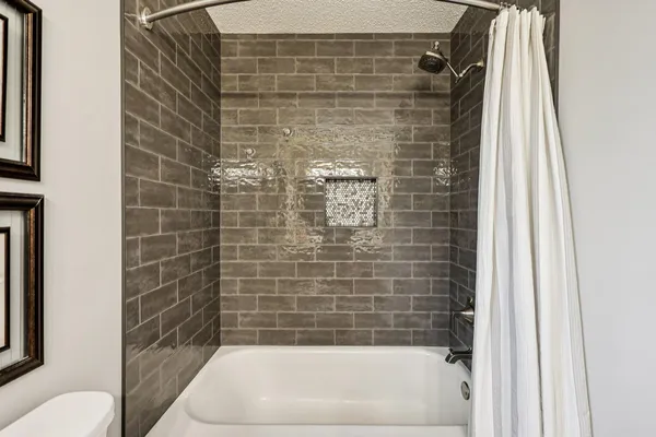 $524,900 | 9000 Parkside Drive, Woodbury, MN 55125