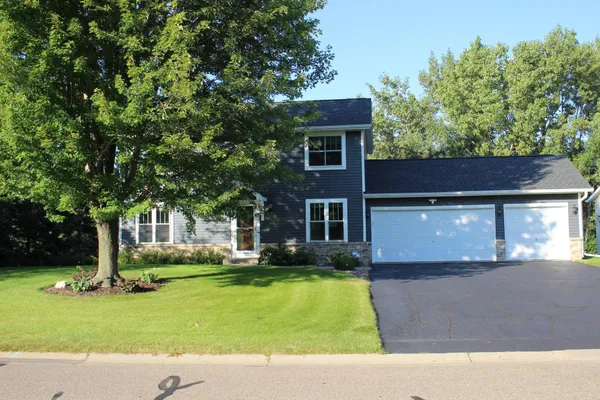 $524,900 | 9000 Parkside Drive, Woodbury, MN 55125