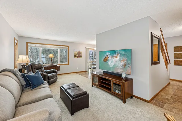 $544,000 | 9000 Parkside Drive, Woodbury, MN 55125