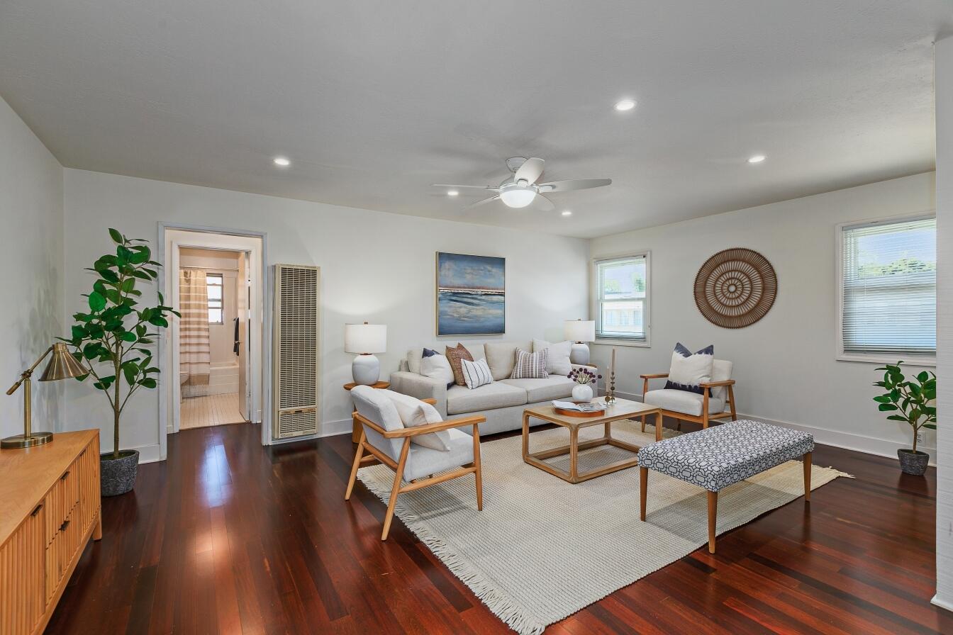 483 Linfield Place, Unit D Goleta, CA 93117 - Photo 1 of 20 Living room