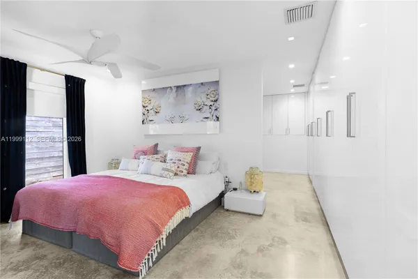 $3,850,000 | 524 Warren Lane, Key Biscayne, FL 33149