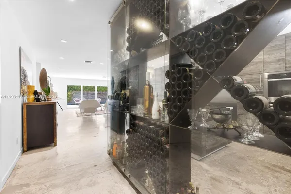 $3,850,000 | 524 Warren Lane, Key Biscayne, FL 33149