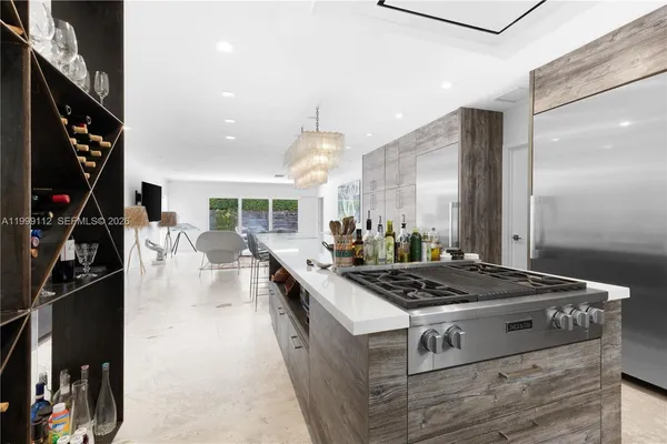 $3,850,000 | 524 Warren Lane, Key Biscayne, FL 33149