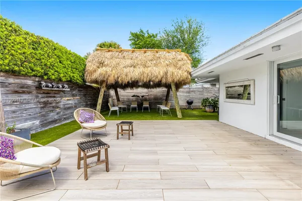 $3,850,000 | 524 Warren Lane, Key Biscayne, FL 33149