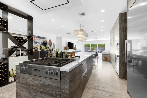 $3,850,000 | 524 Warren Lane, Key Biscayne, FL 33149