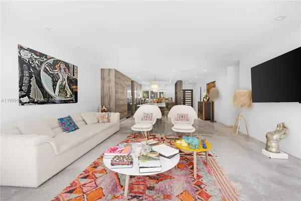 $3,850,000 | 524 Warren Lane, Key Biscayne, FL 33149