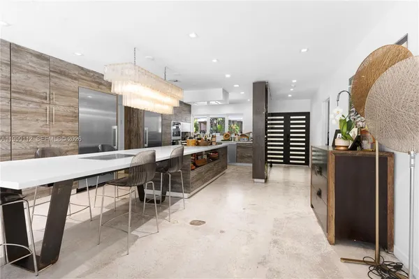 $3,850,000 | 524 Warren Lane, Key Biscayne, FL 33149