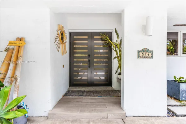$3,850,000 | 524 Warren Lane, Key Biscayne, FL 33149
