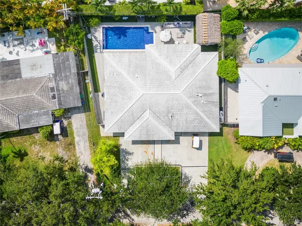 $3,850,000 | 524 Warren Lane, Key Biscayne, FL 33149