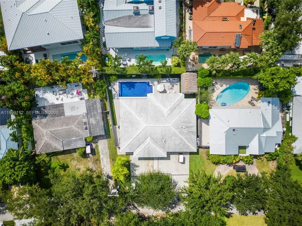 $3,850,000 | 524 Warren Lane, Key Biscayne, FL 33149