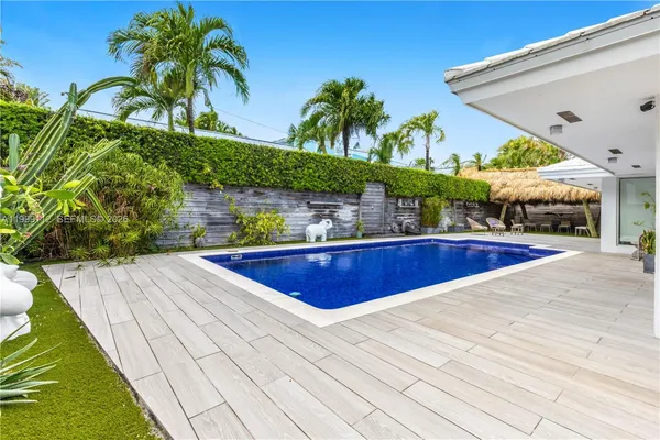 $3,850,000 | 524 Warren Lane, Key Biscayne, FL 33149