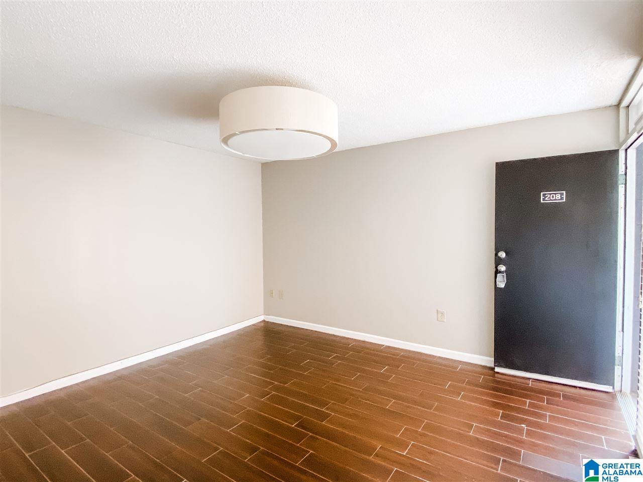 2990 Rhodes Circle South, Unit 208 Birmingham, AL 35205 - Photo 3 of 15