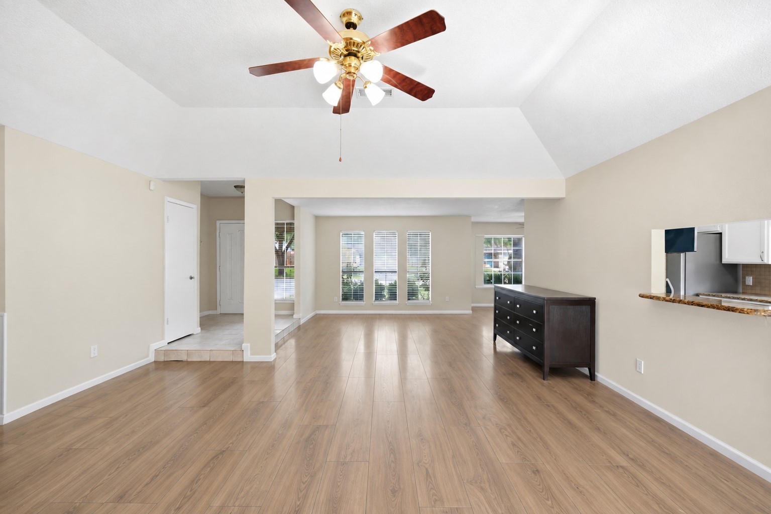 18607 Hiddenbay Way Spring, TX 77379 - Photo 11 of 32 Gallery Image 11