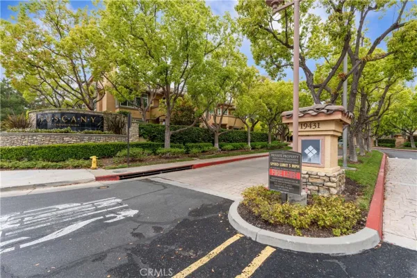 $490,000 | 19431 Rue De Valore, Lake Forest, CA 92610