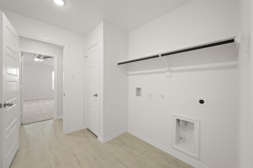 1184 Oak Spring Drive Burleson, TX 76028 - Photo 13 of 27 a view of an empty room