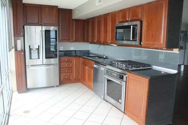 $4,500 | 9655 Woods Drive, Unit 1511, Skokie, IL 60077