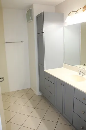 $4,600 | 9655 Woods Drive, Unit 1511, Skokie, IL 60077