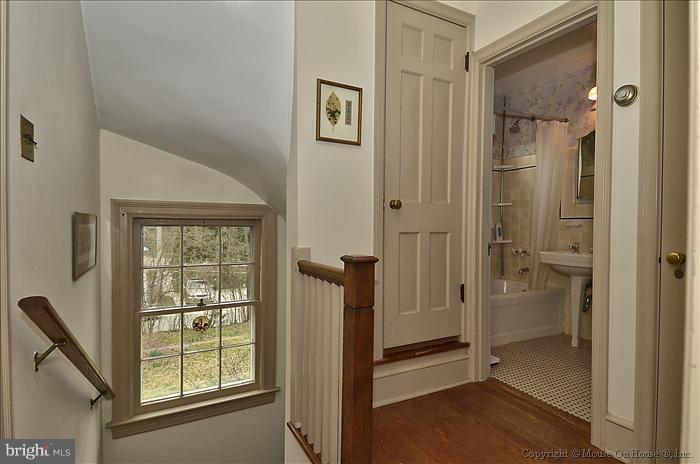 9413 Thornhill Road Silver Spring, MD 20901 - Photo 13 of 27 Interior (General)