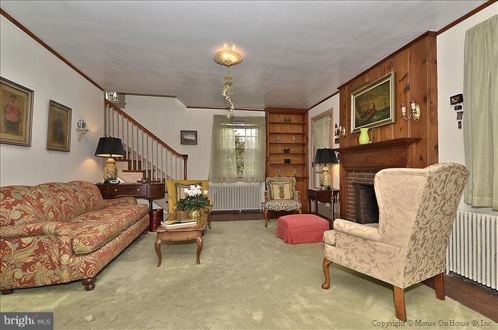 9413 Thornhill Road Silver Spring, MD 20901 - Photo 16 of 27 Living Room