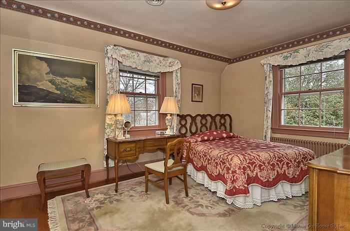9413 Thornhill Road Silver Spring, MD 20901 - Photo 22 of 27 Bedroom