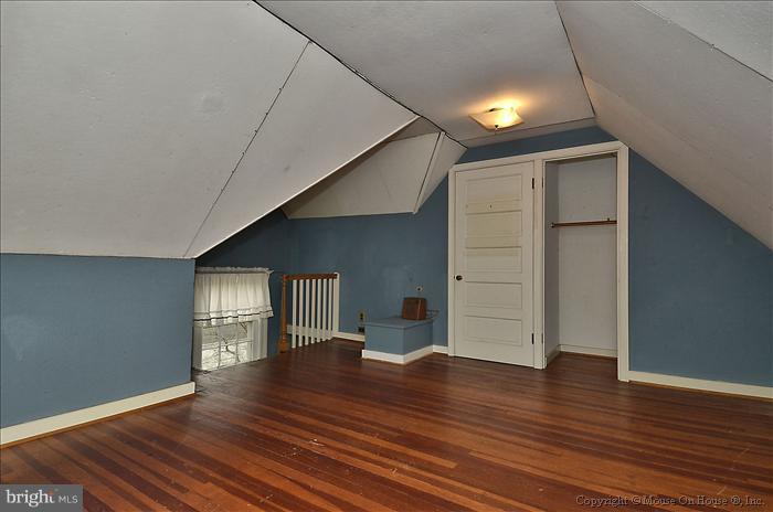9413 Thornhill Road Silver Spring, MD 20901 - Photo 5 of 27 Interior (General)