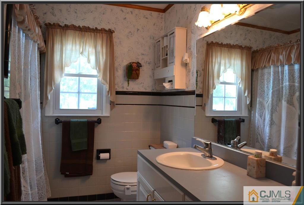 549 Ashland Road Middlesex, NJ 08846 - Photo 14 of 25 Gallery Image 14