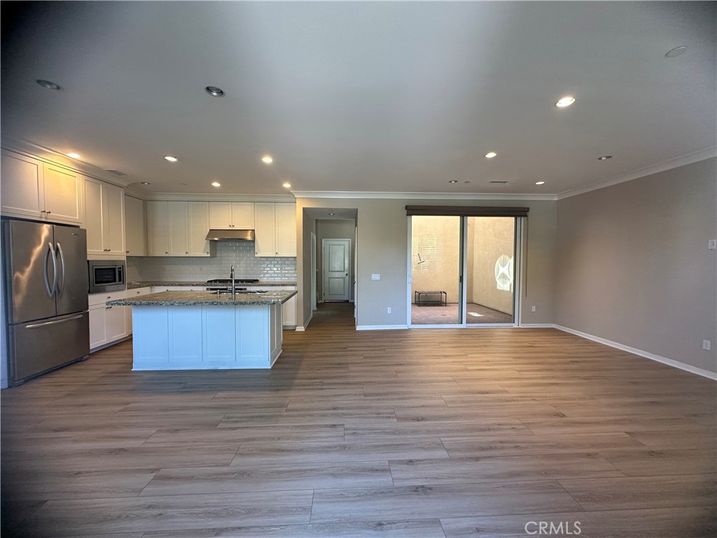 206 Rodeo Irvine, CA 92602 - Photo 3 of 16