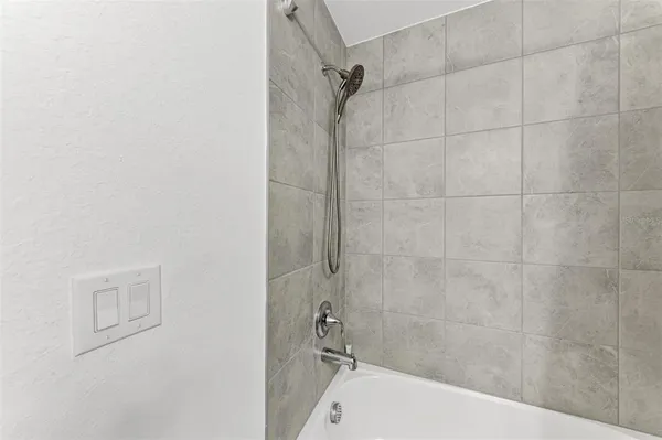 $3,100 | 5685 Palmer Circle, Unit 105, Bradenton, FL 34211