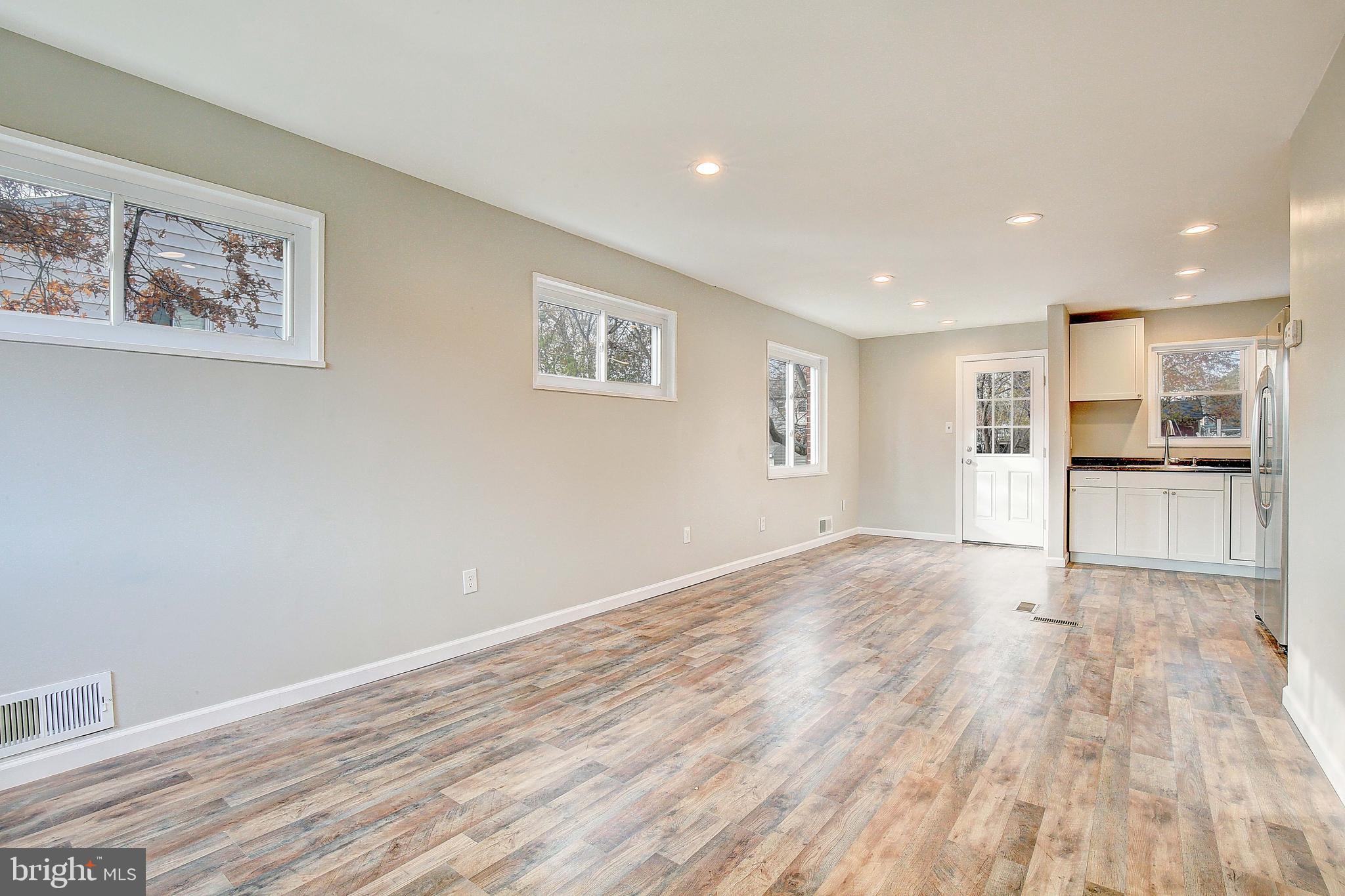 7214 Annapolis Road Hyattsville, MD 20784 - Photo 4 of 24 Gallery Image 4