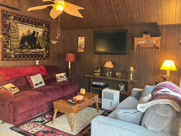 $199,900 | 23 Willow Way, Albrightsville, PA 18210