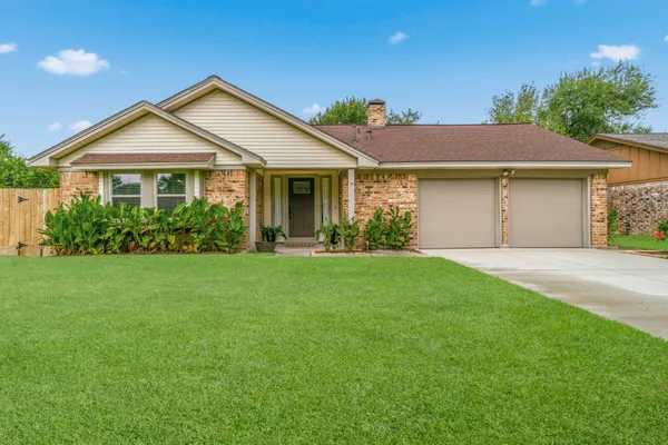 $279,900 | 16303 Deer Lick Drive, Houston, TX 77090