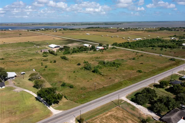 a view of an ocean beach and a ocean view