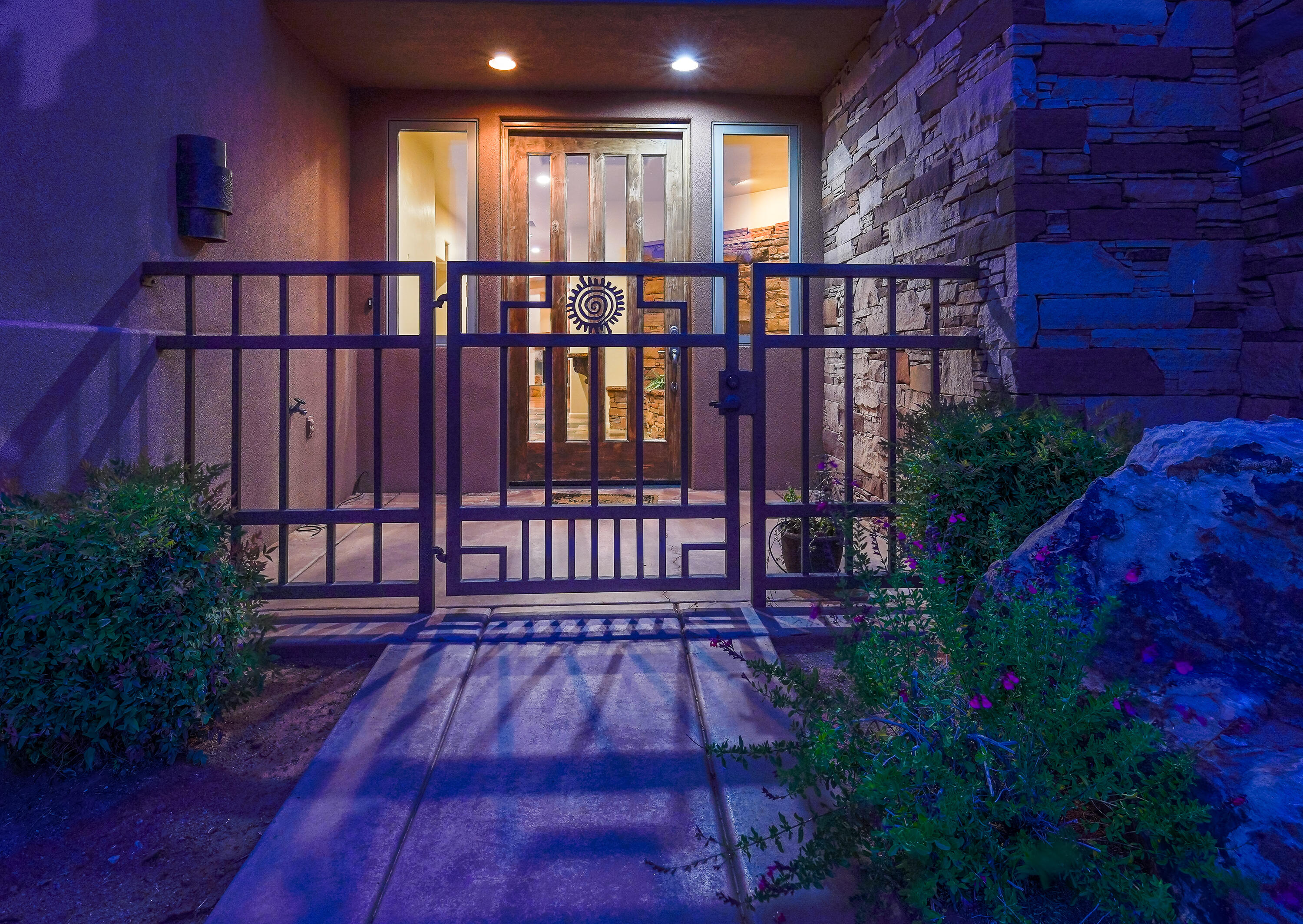 2410 West Entrada Trail, Unit 25 St. George, UT 84770 - Photo 5 of 45 Front Courtyard