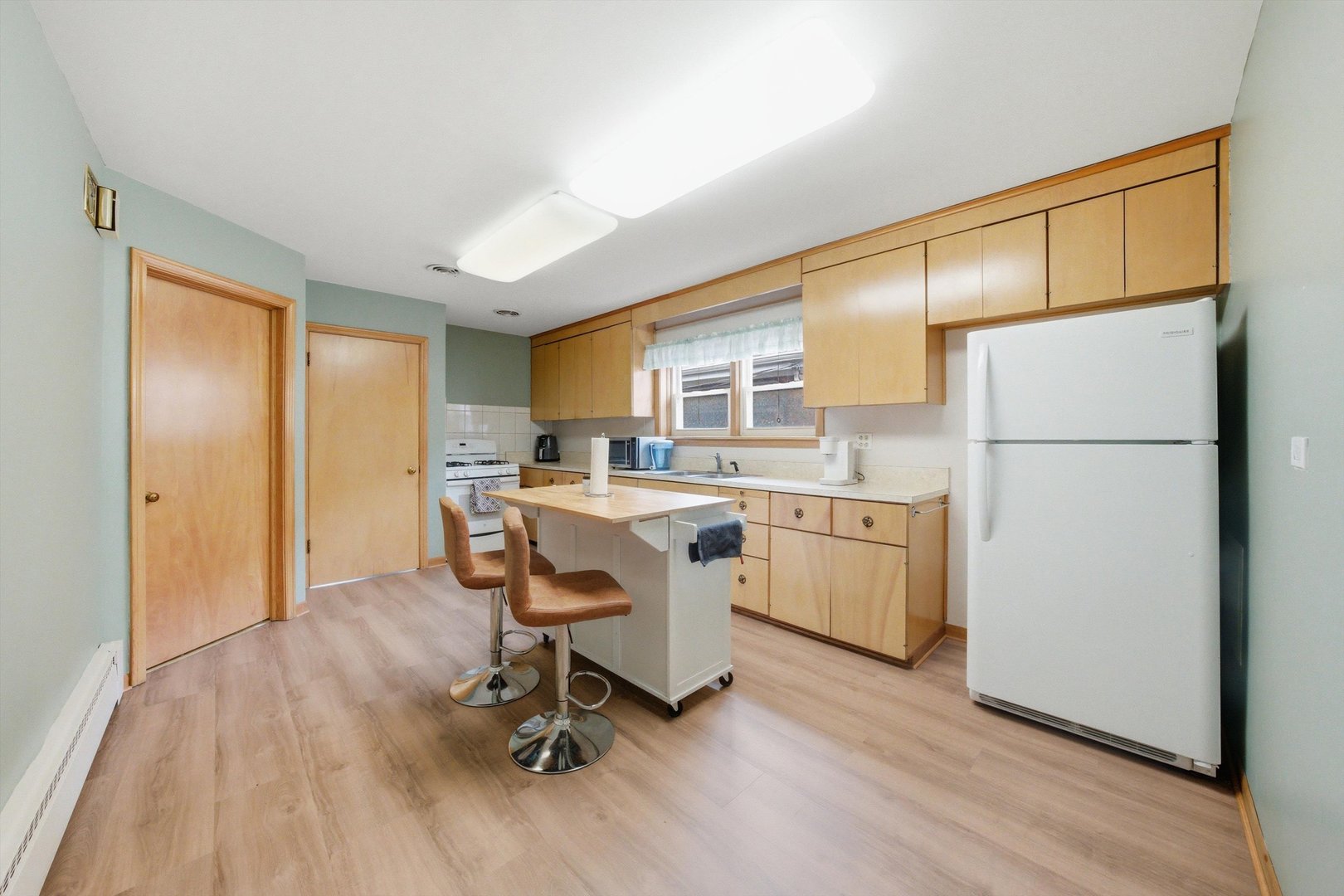 5748 South Kenneth Avenue Chicago, IL 60629 - Photo 3 of 13