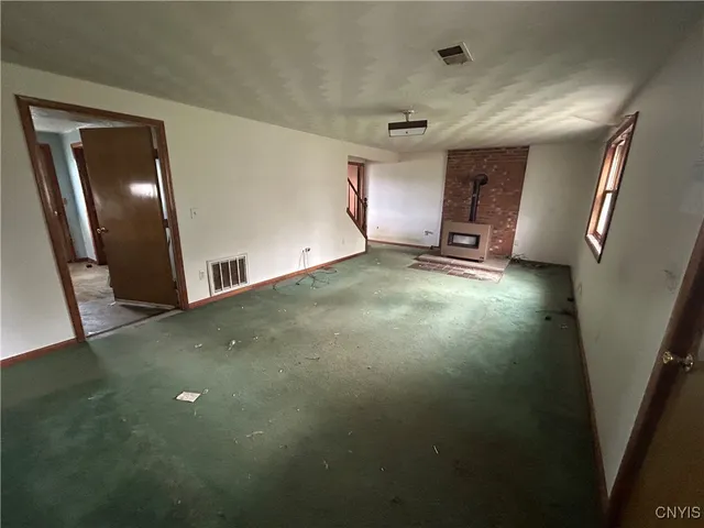 $170,000 | 9 Anderson Circle, Auburn, NY 13021