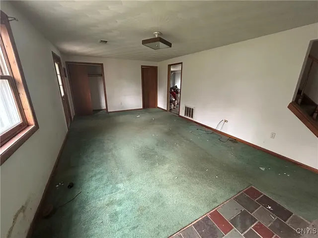 $170,000 | 9 Anderson Circle, Auburn, NY 13021