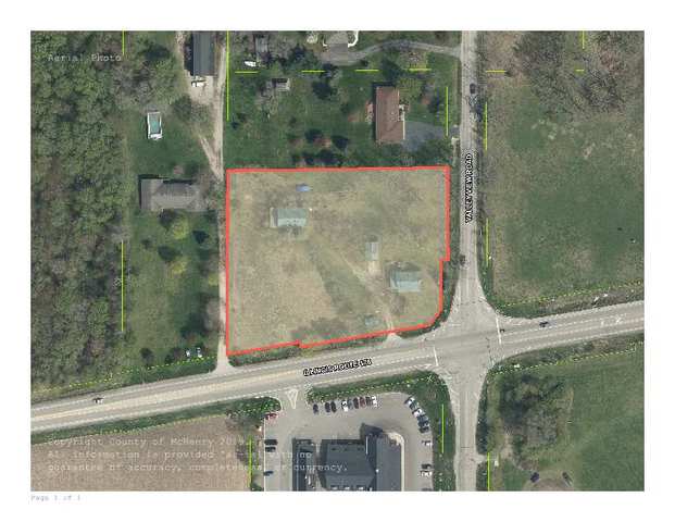 3104 Highway 176 Prairie Grove, IL 60012 - Photo 3 of 7 a bathroom with a bathtub and shower