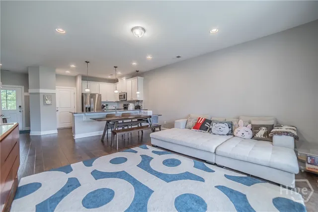 $1,900 | 226 Lake Lily Drive, Richmond Hill, GA 31324