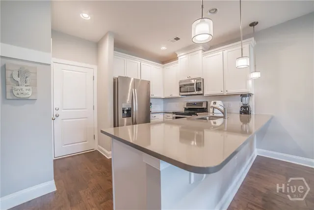 $1,900 | 226 Lake Lily Drive, Richmond Hill, GA 31324